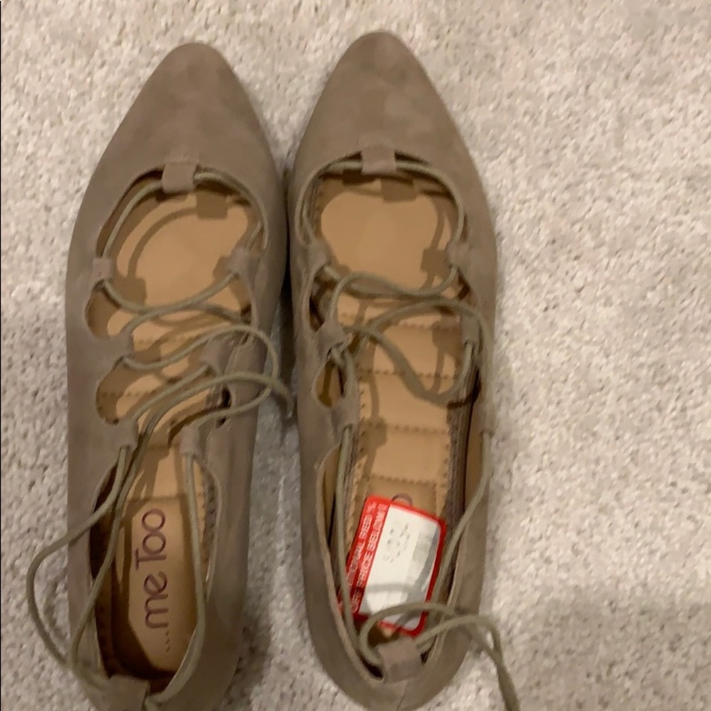 NWT Me Too Lace Up Flats